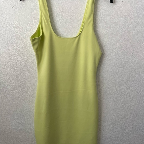 NWT Good American Stretch-Jersey Mini Dress Sz 2/Medium Key Lime wk1 - Picture 2 of 7